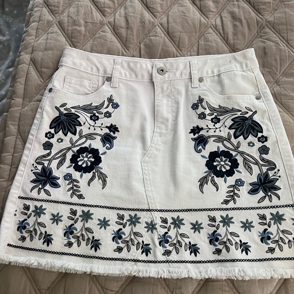 Altar'd State Dresses & Skirts - Altar’d State White denim embroidered skirt